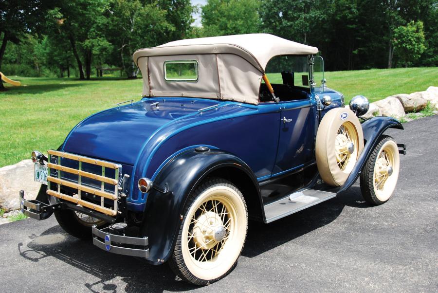  Ford Model A DeLuxe Roadster 1930 года  (фото 32 из 33)